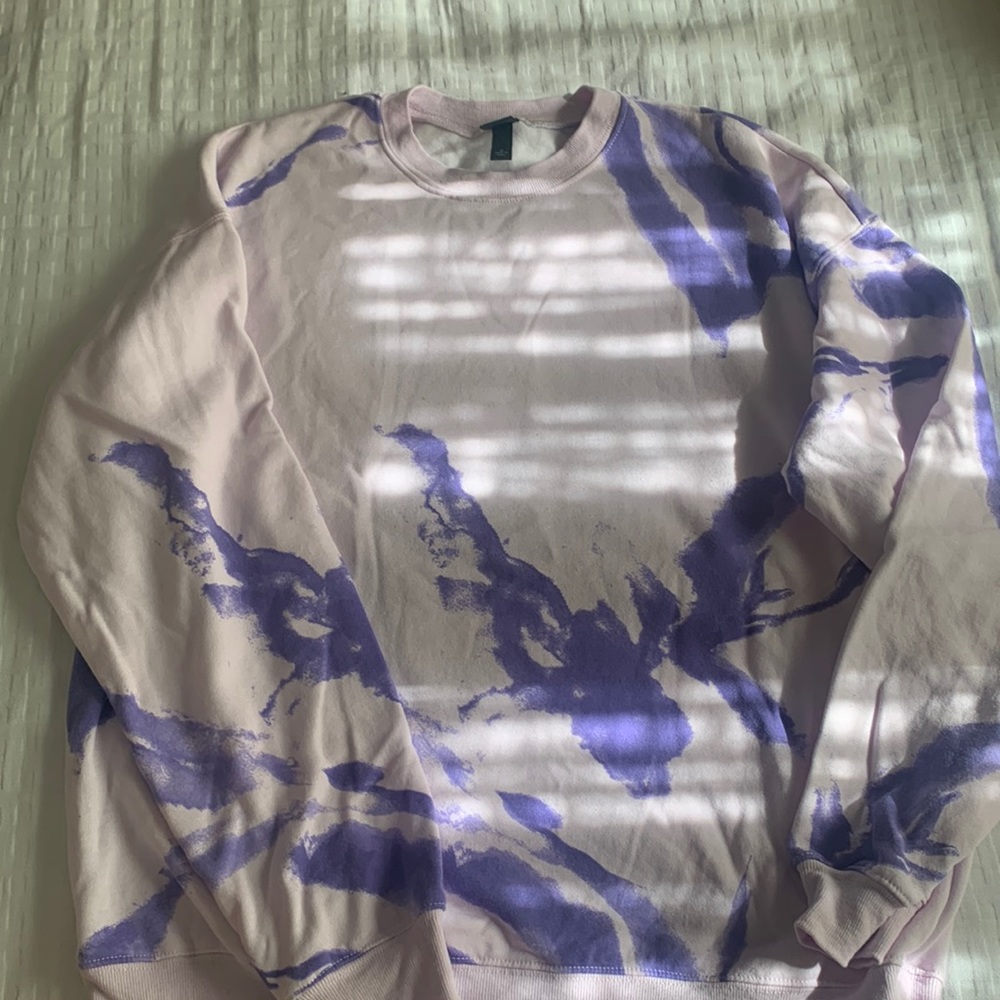 Like new. Pink and purple tie dye sweat shirt
